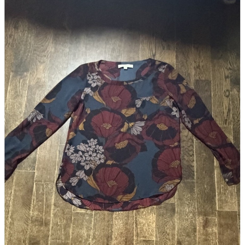 Ladies Ann Taylor LOFT long sleeve (roll up) Blouse round neck size XS